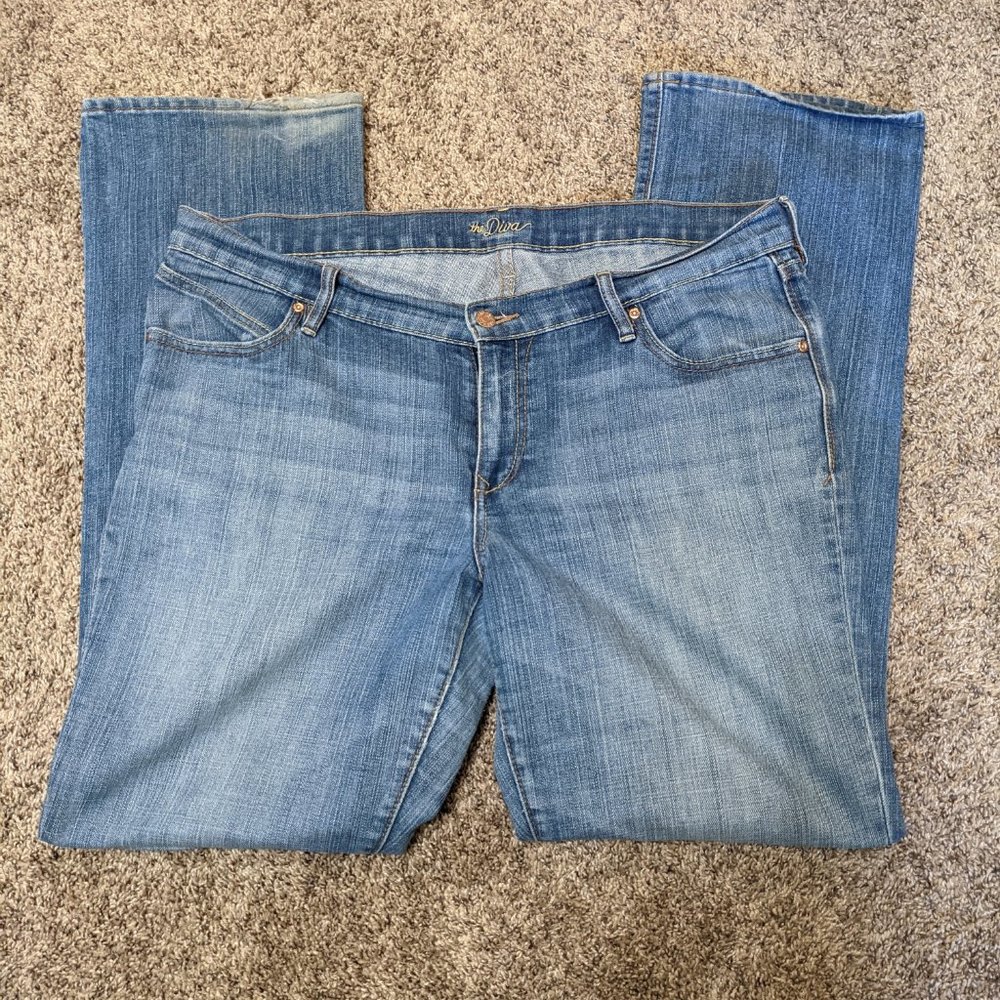 The Diva light wash boot cut jeans size 16 tall